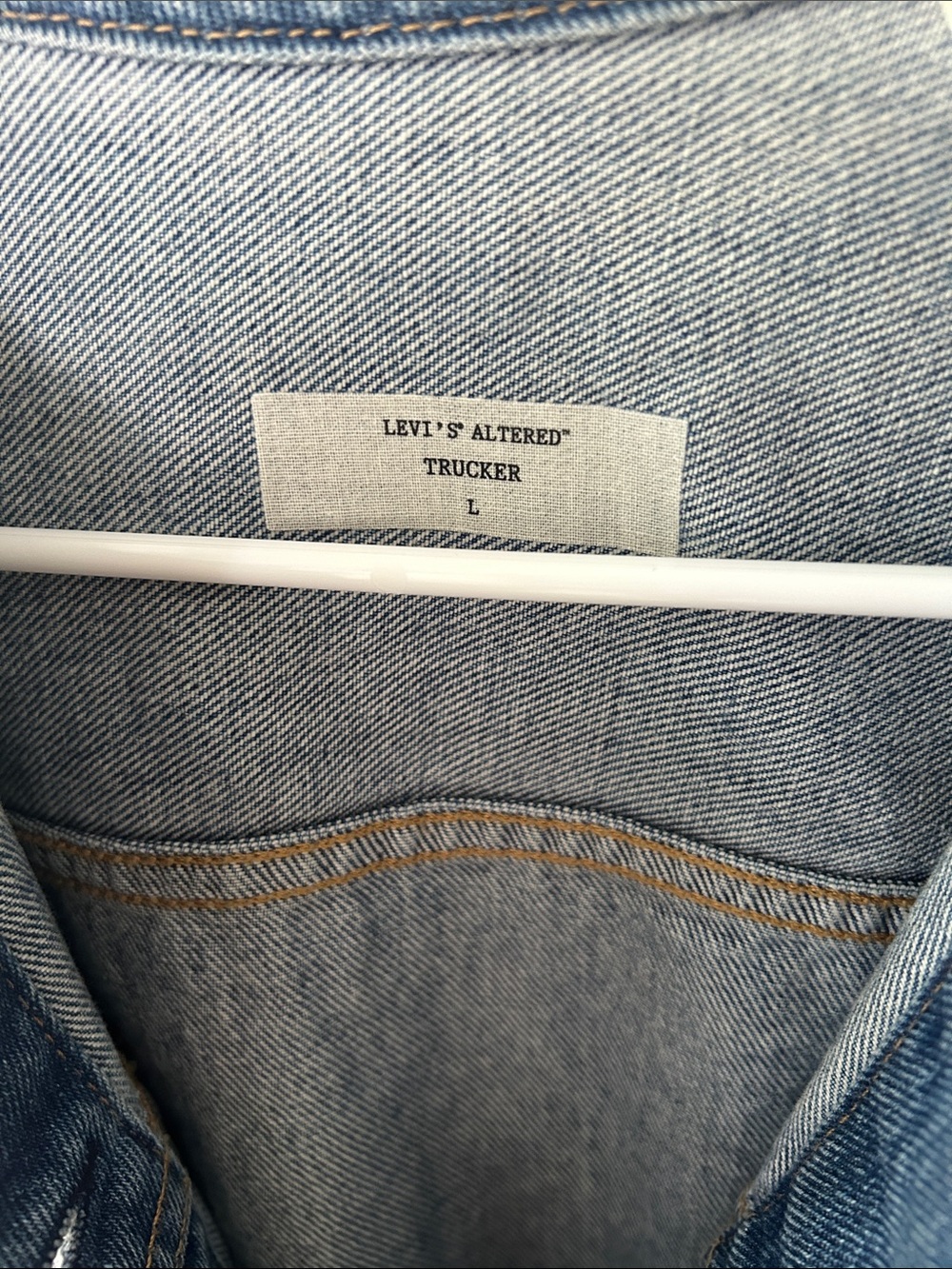Levi's Altered Trucker L Distressed Light Blue Collarless Denim Jacket - Picture 2 of 5